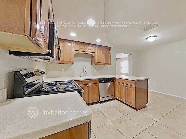 Building Photo - 3054 Brompton Dr