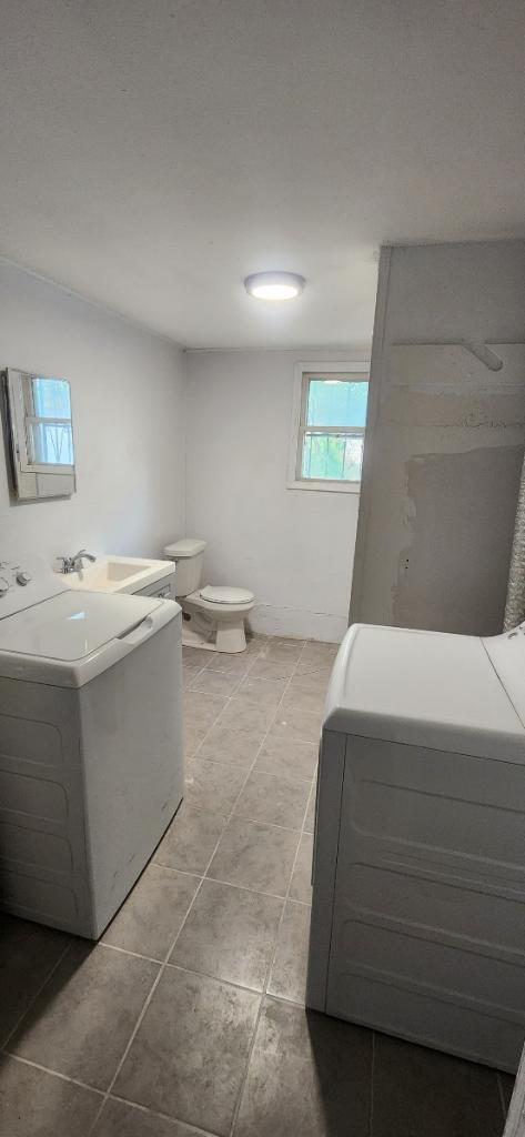 Building Photo - 971 Chalmers Ave