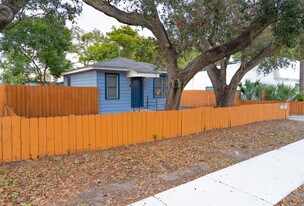Building Photo - 606 Woodlawn St