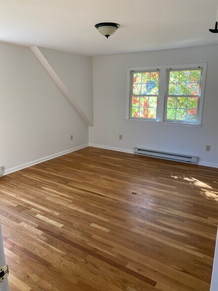 Studio - 7 Greenfield Ave