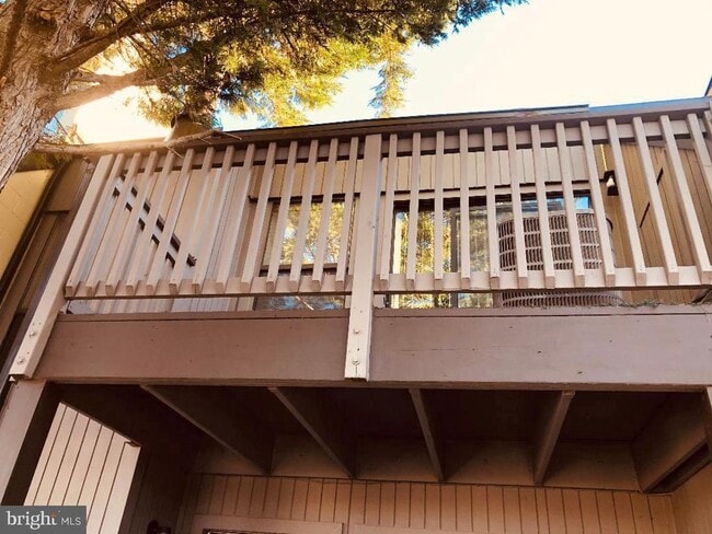 Building Photo - 3921 Woodhue Pl