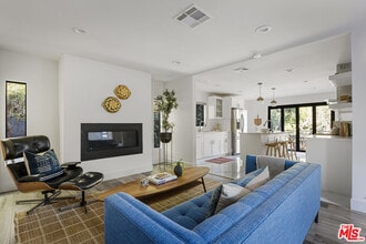 Building Photo - 1057 N Ave 49