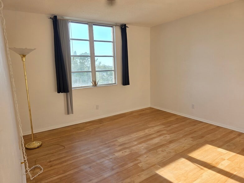 Master Bedroom - 2901 26th St W