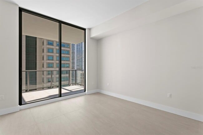 Building Photo - 275 1st Ave S