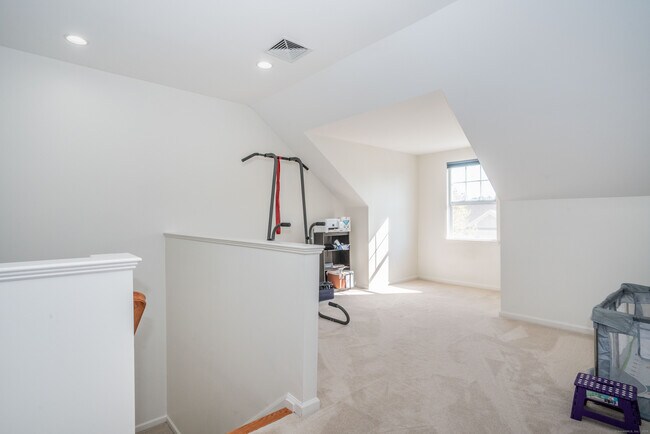 Building Photo - 47 Park Pl Cir