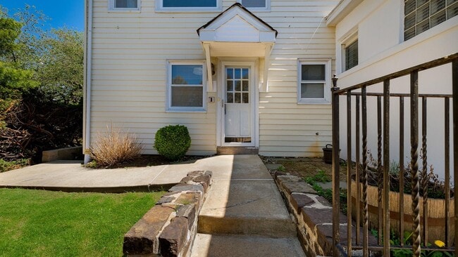 Building Photo - 3617 Ferry Rd