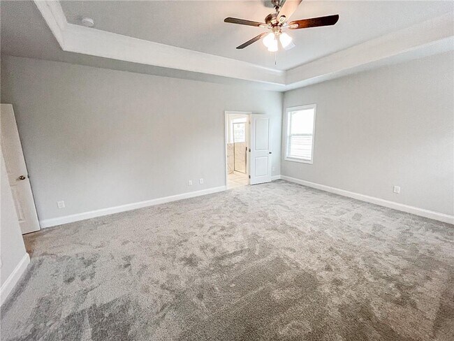 Building Photo - 4624 Silver Oak Dr SW