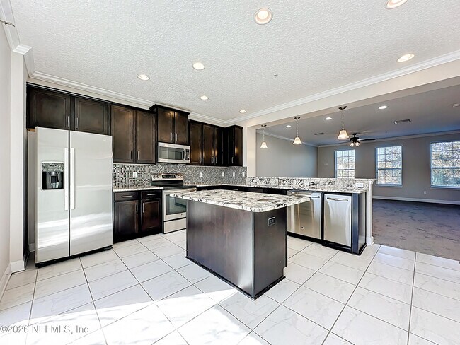 Building Photo - 4320 Ellipse Dr