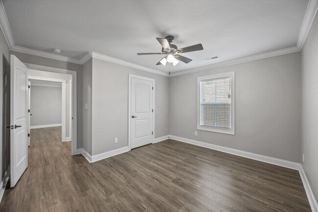 Building Photo - 17050 Stonegate Dr