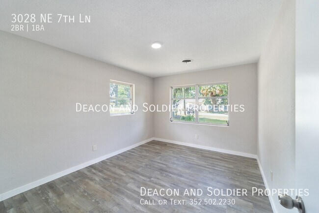 Building Photo - 3028 NE 7th Ln