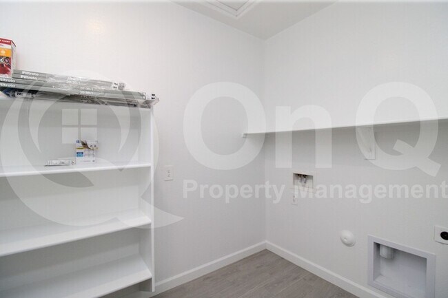 Building Photo - 24195 W Verlea Dr