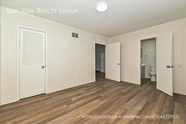 Building Photo - 595 Betty St