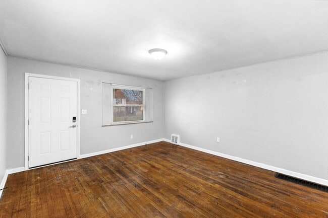 Building Photo - 384-386-386 S Napoleon Ave