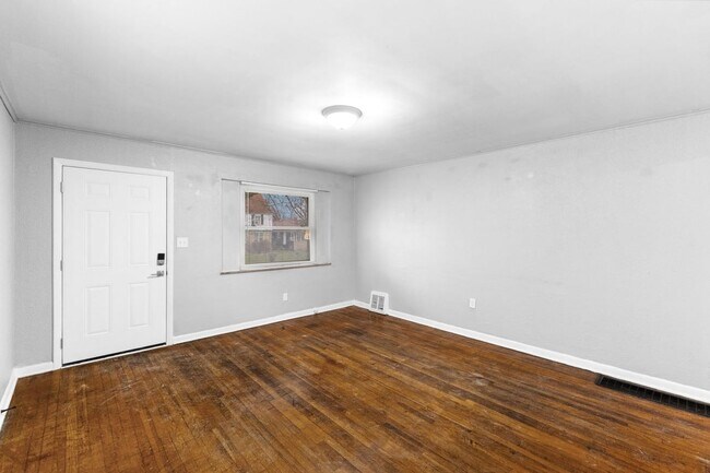 Building Photo - 384-386 South Napoleon Avenue - 386 S. Napoleon Avenue