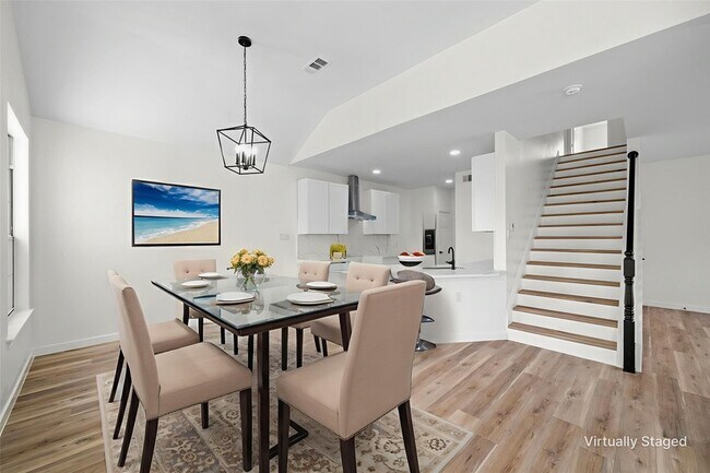 Building Photo - 945 Azalia Dr