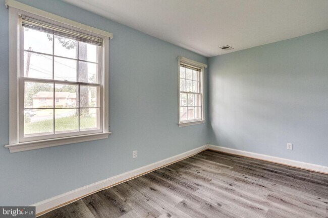 Building Photo - 5001 Ninian Ct