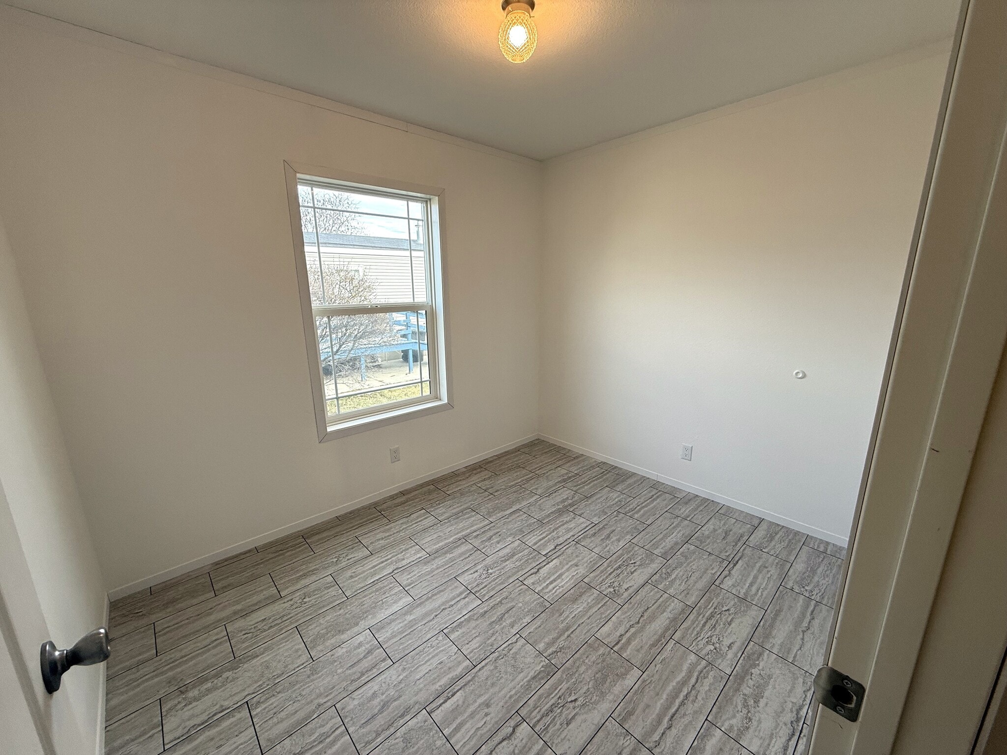 Building Photo - 4 Northglen Dr