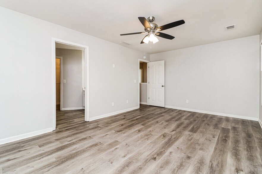 Building Photo - 6659 Breckenridge Dr