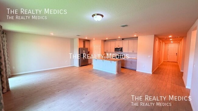 Building Photo - 702 Alta Vista Ct