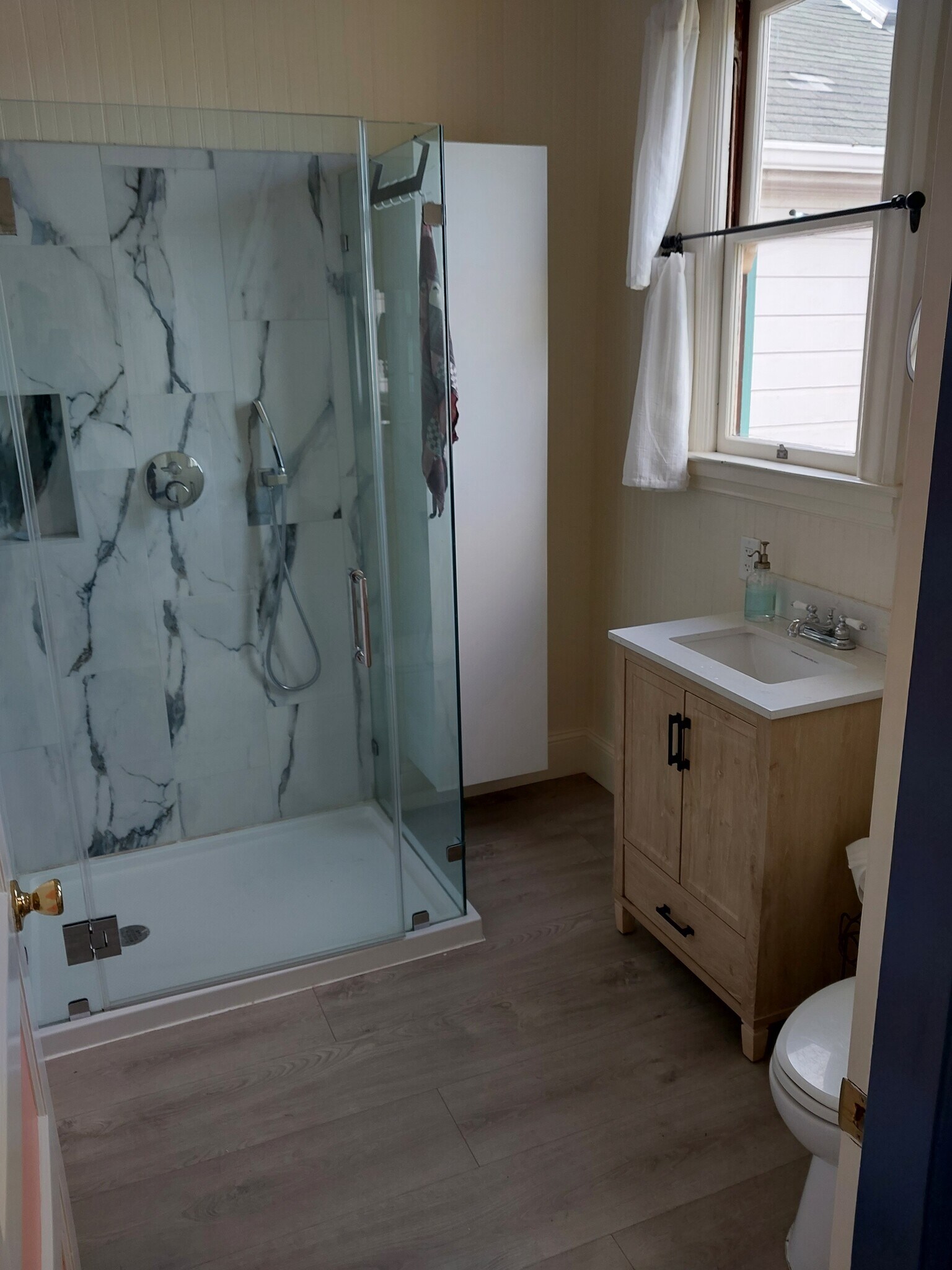 Building Photo - 1110 Hollister Ave