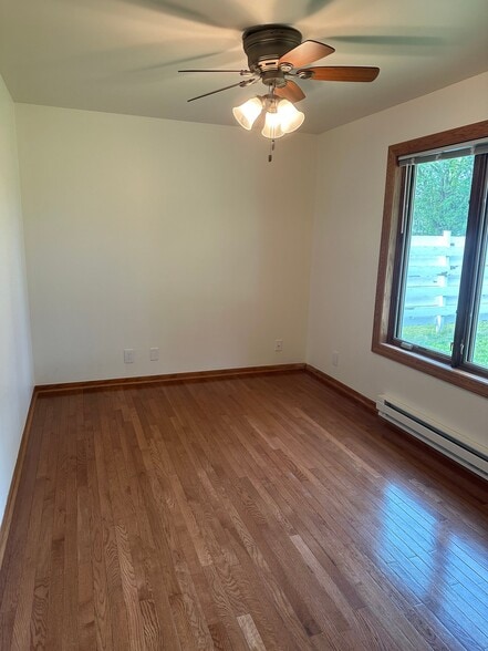 Building Photo - 3644 Livingston Ln