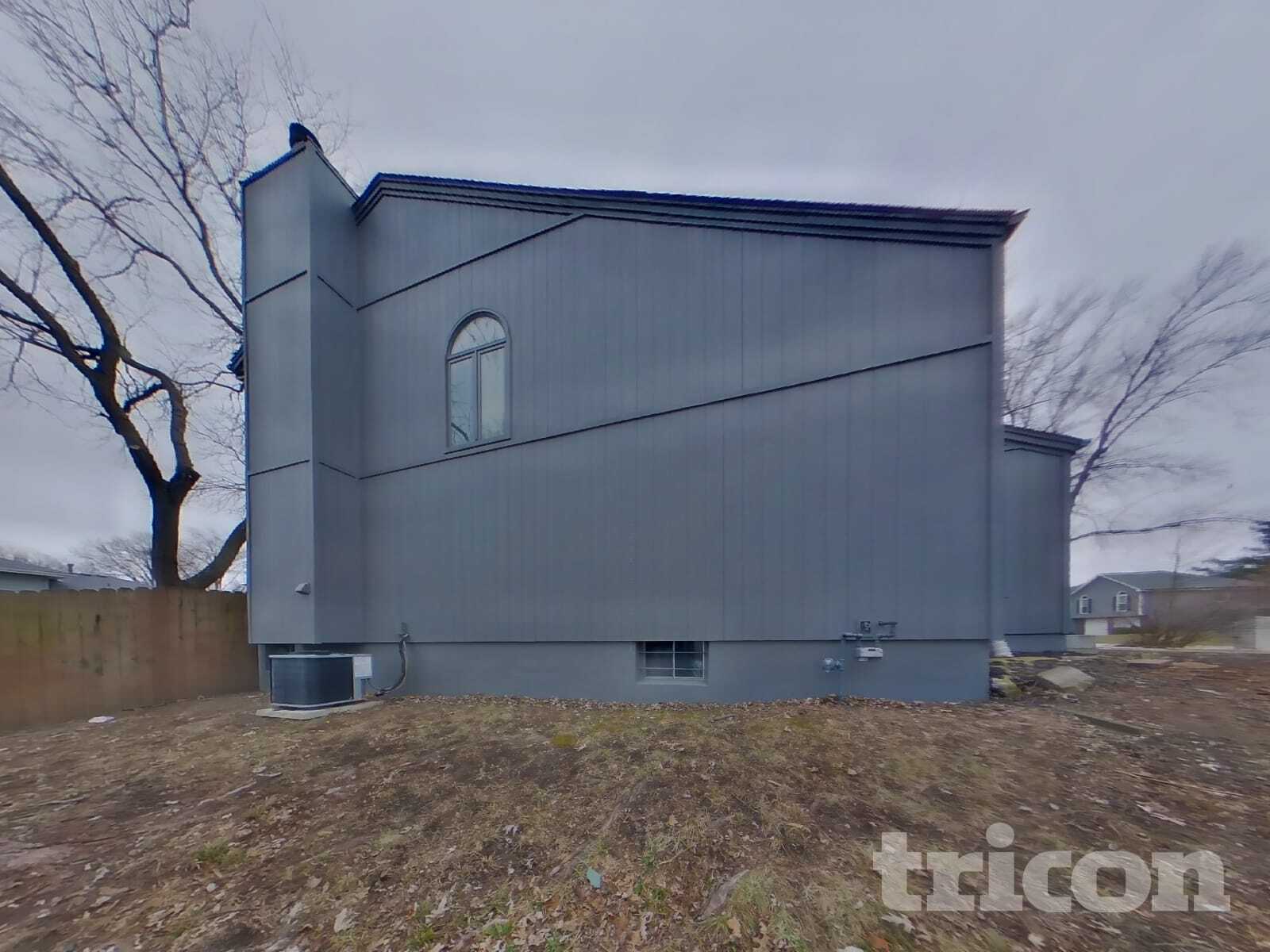 Building Photo - 1133 NE Banner Dr