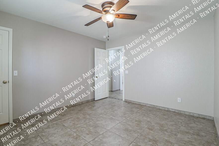 Building Photo - 2575 N Lupita Pl