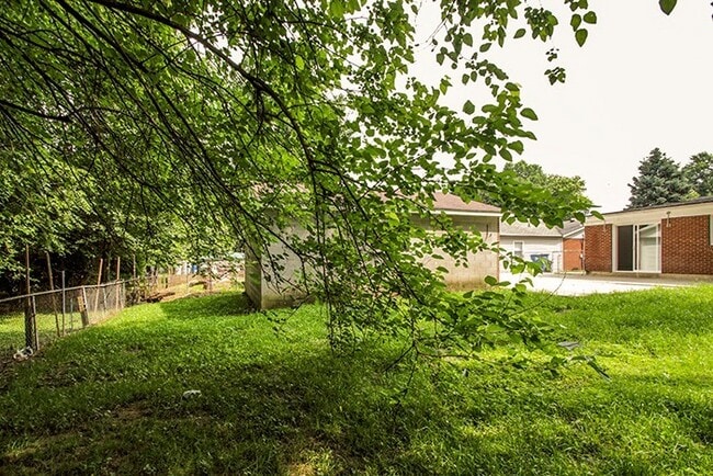 Building Photo - Everything' Is Updated!  4BR, 1BA -  Fully...