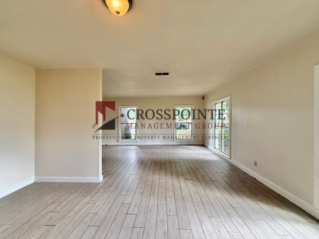 Building Photo - Beautiful 4 bedroom 2 bath home in the heart of Tyler!