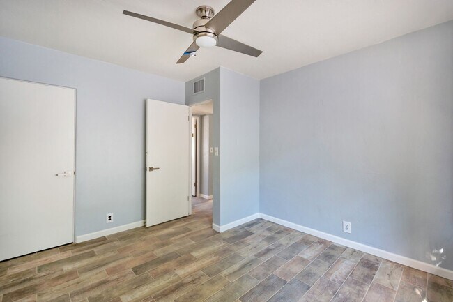 Building Photo - 544-546 W San Juan Ave