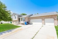 Building Photo - 4 Bed/ 3 Bathroom house in West Jordan