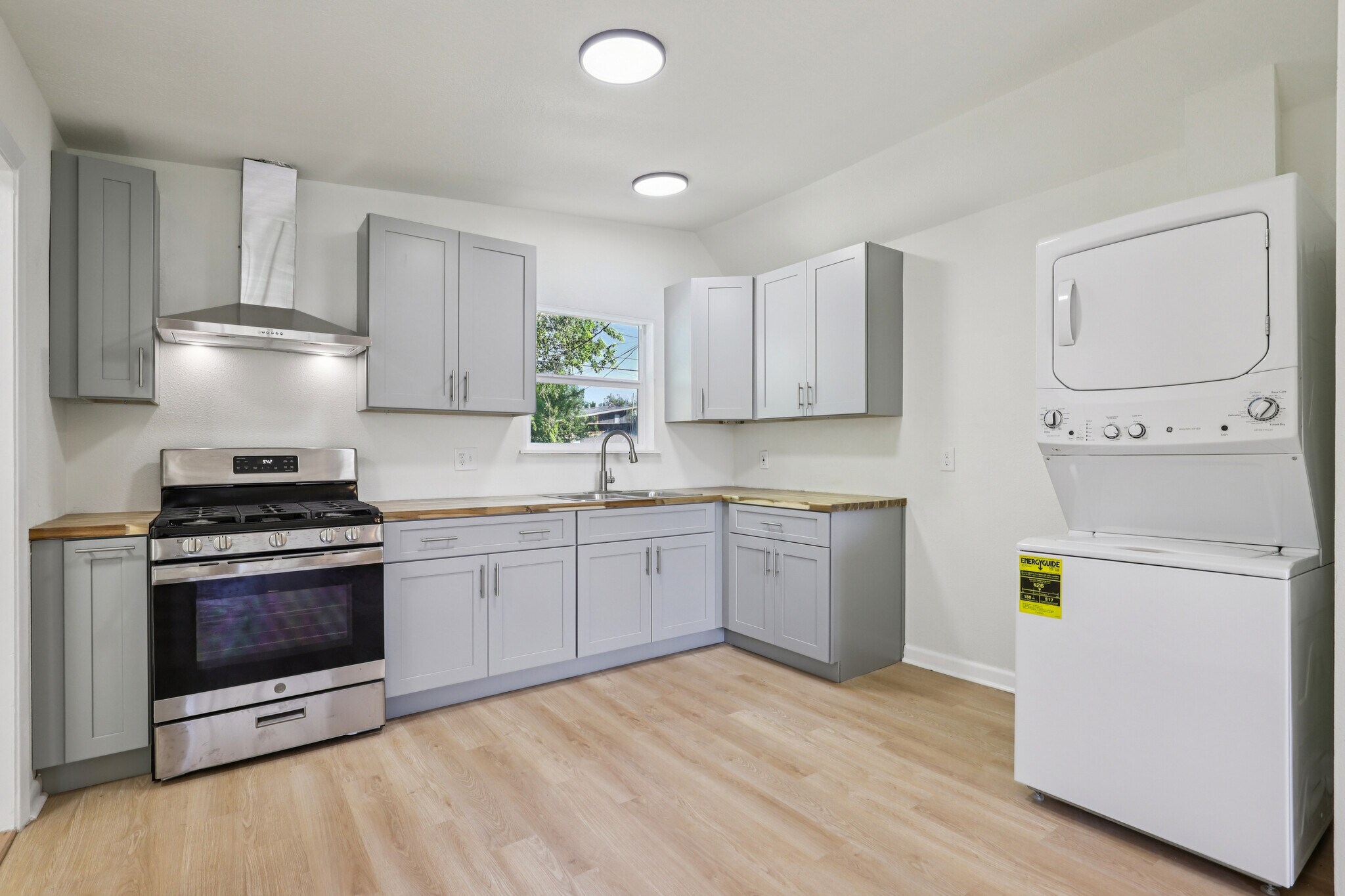 Building Photo - 4307 Skelton Dr