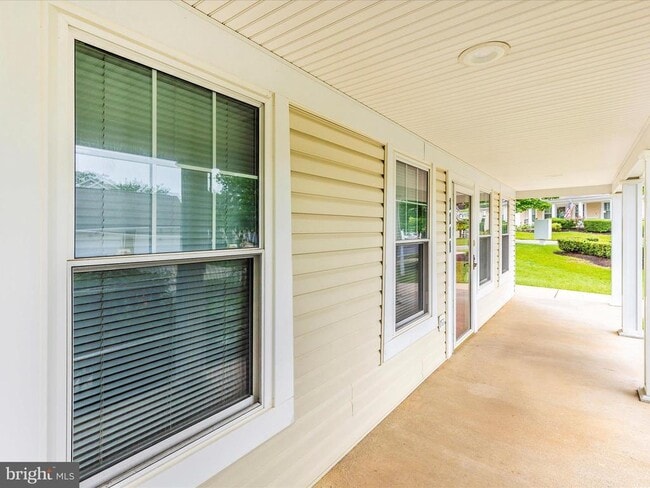 Building Photo - 1111 Jousting Way
