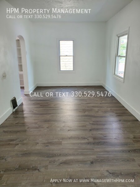 Building Photo - 394 Stanton Ave