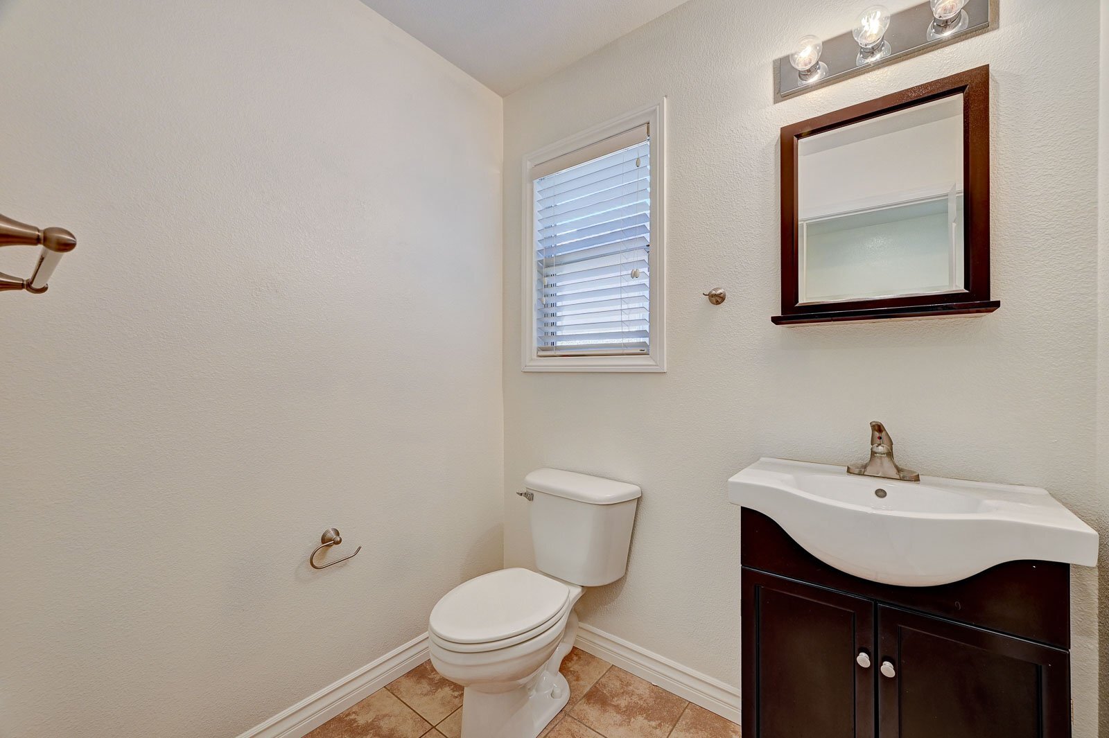 Building Photo - 9042 Edenbridge Ct