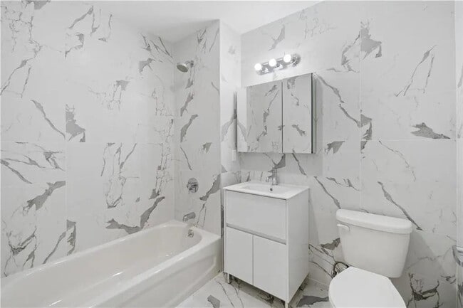 Building Photo - 1657 E 19th St