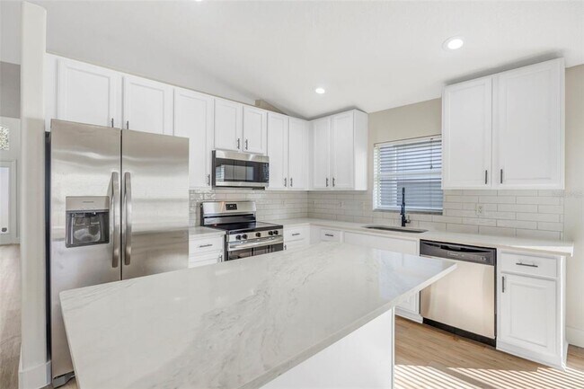 Building Photo - 19026 Fishermans Bend Dr