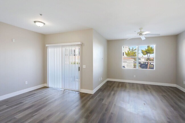 Building Photo - 2 Suite 1st Floor Condo In Gated Northwest...