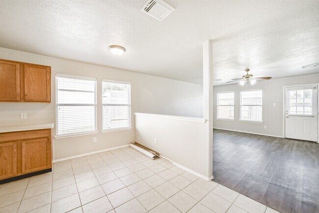 Building Photo - 4915 Winding View Ln