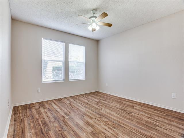 Building Photo - 3875 Fox Run Dr