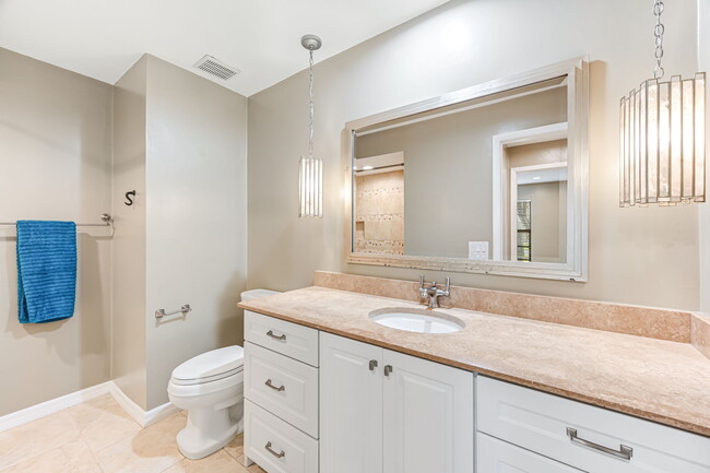 guest bath - 13149 Inglenook Ct