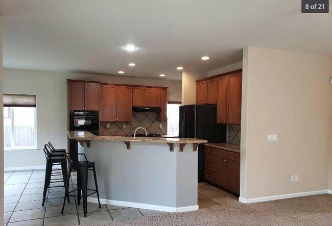 Building Photo - Avail 8/3/24 3BR/2.5BA Bella Rio home in N...
