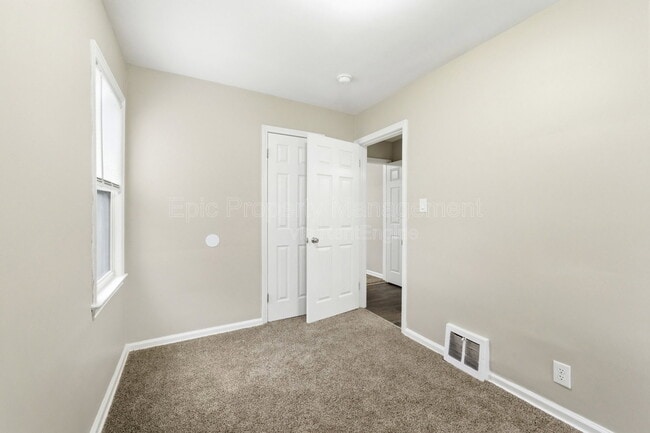 Building Photo - 3360 Edgeworth St