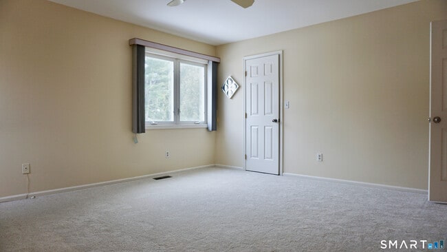 Building Photo - 328 Navajo Loop