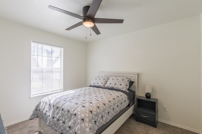 Building Photo - 2634 Bishop Rd