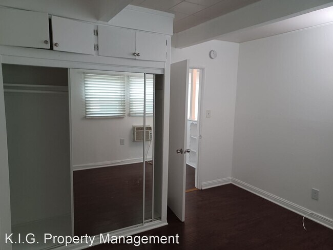 Building Photo - 1 br, 1 bath Apartment - 11903 - 11913 Van...