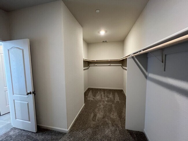 Building Photo - 4-bedroom two story plus a bonus loft!