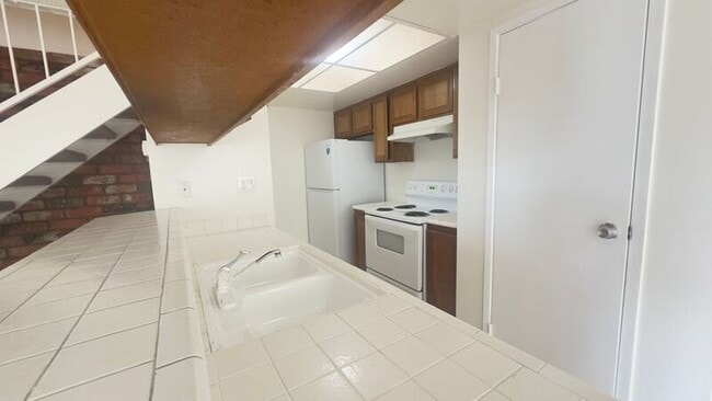 Building Photo - 3026 Winfield Ave