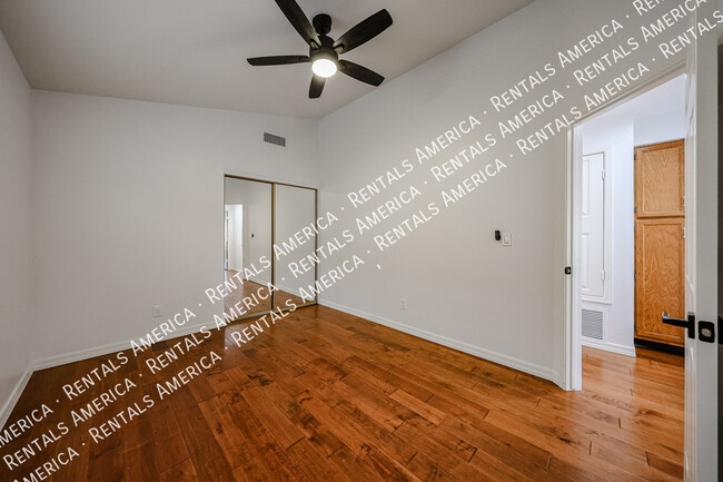 Building Photo - 9429 E Camino Del Santo