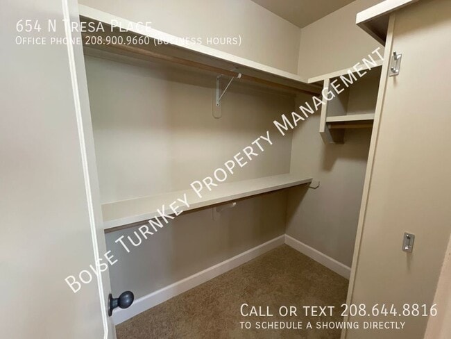 Building Photo - 654 N Tresa Pl